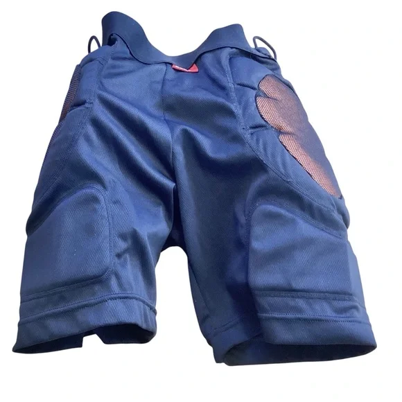 Burton RED Padded Shorts Sports - Youth Small 2010 - Picture 5 of 15